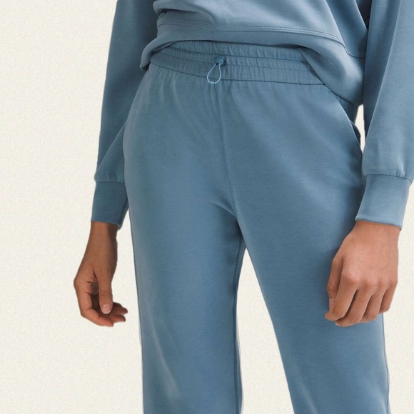 Lululemon Softstreme High-Rise Straight-Leg Cropped Pant - Picture 3 of 8